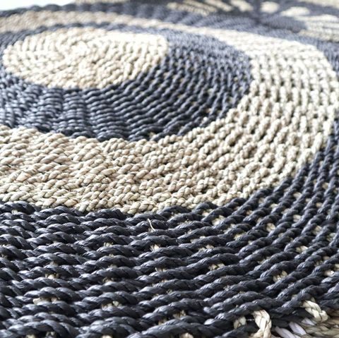 Round Seagrass Black & Tan - Circles - 1m - WhealySimple Home
