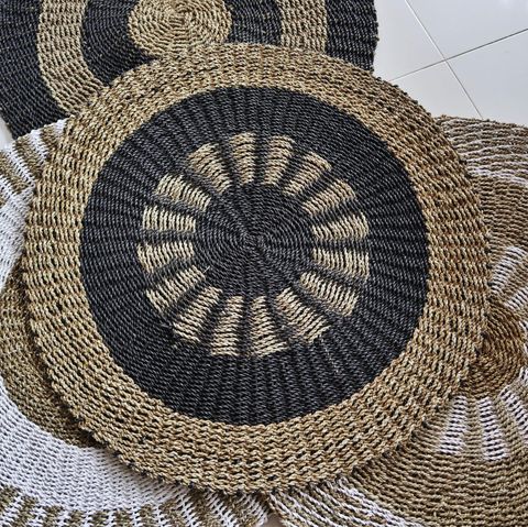 Round Seagrass Black & Tan - Inner Sun - 1m - WhealySimple Home